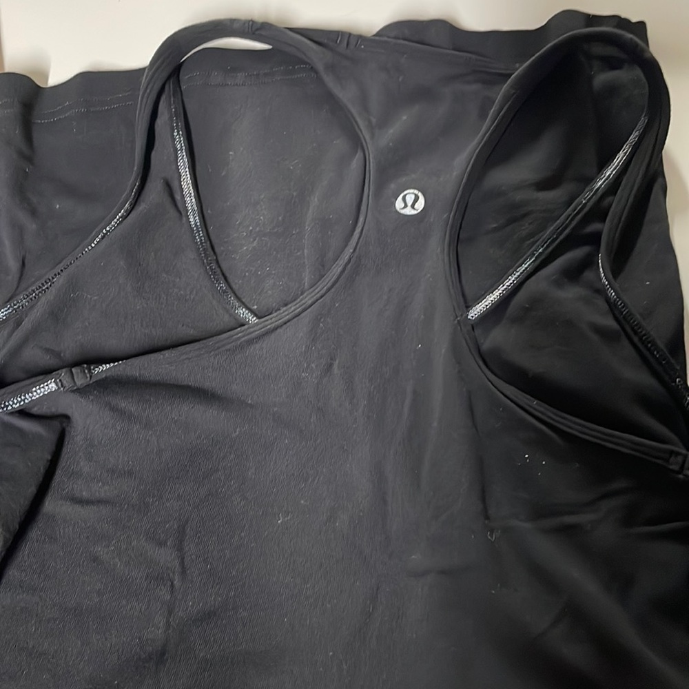 Long Black lululemon tank